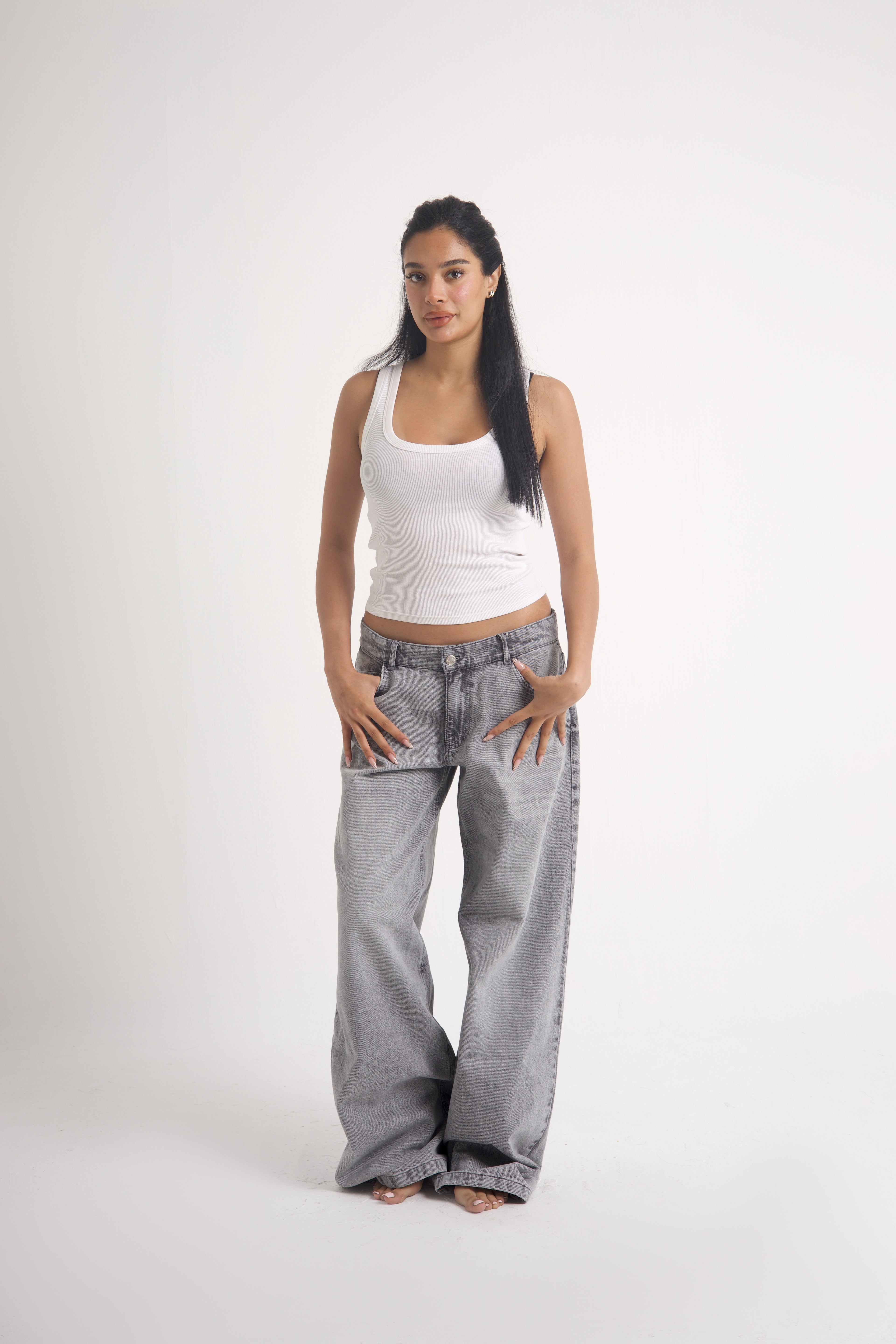 LOW WAIST BAGGY JEANS